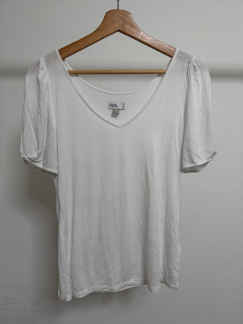 Nordstrom Rack White V-Neck Puff Sleeve Tee